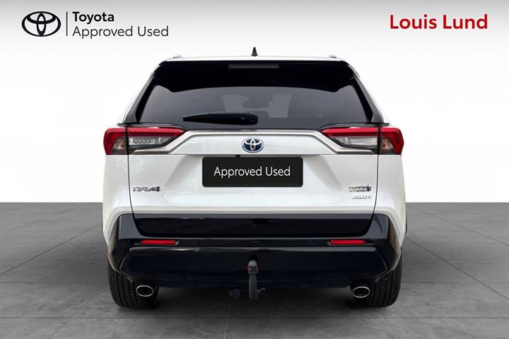 Hvid Toyota RAV4 Plug-in fra 2023