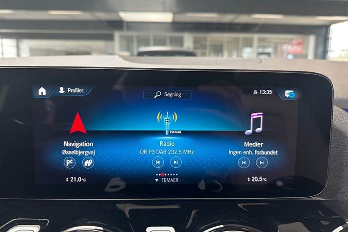 Hvid Mercedes EQA250 fra 2022