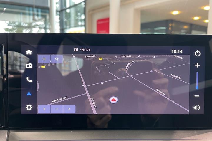 Blå Opel Frontera fra 2025 set udefra