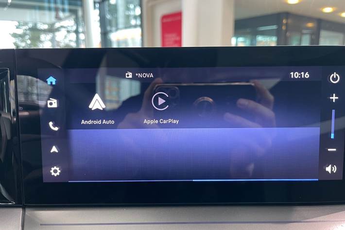 Blå Opel Frontera fra 2025