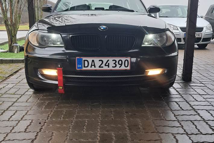 Sort BMW 116i fra 2007