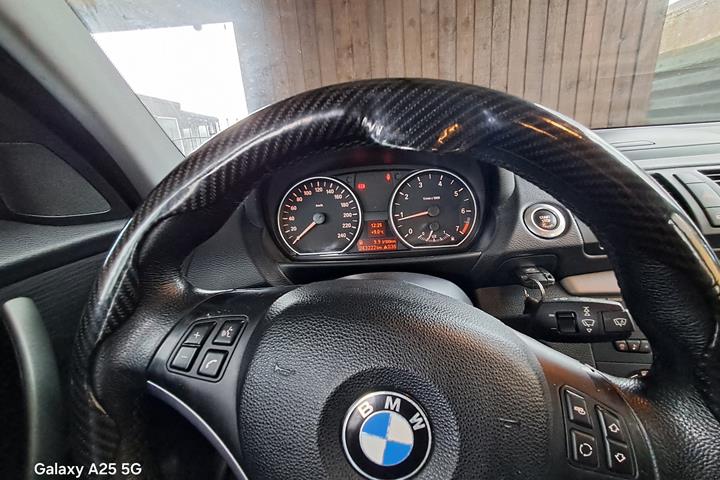 Sort BMW 116i fra 2007