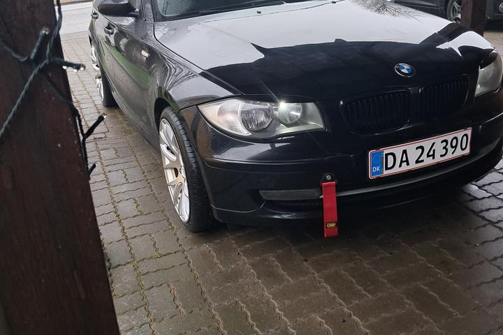 Sort BMW 116i fra 2007