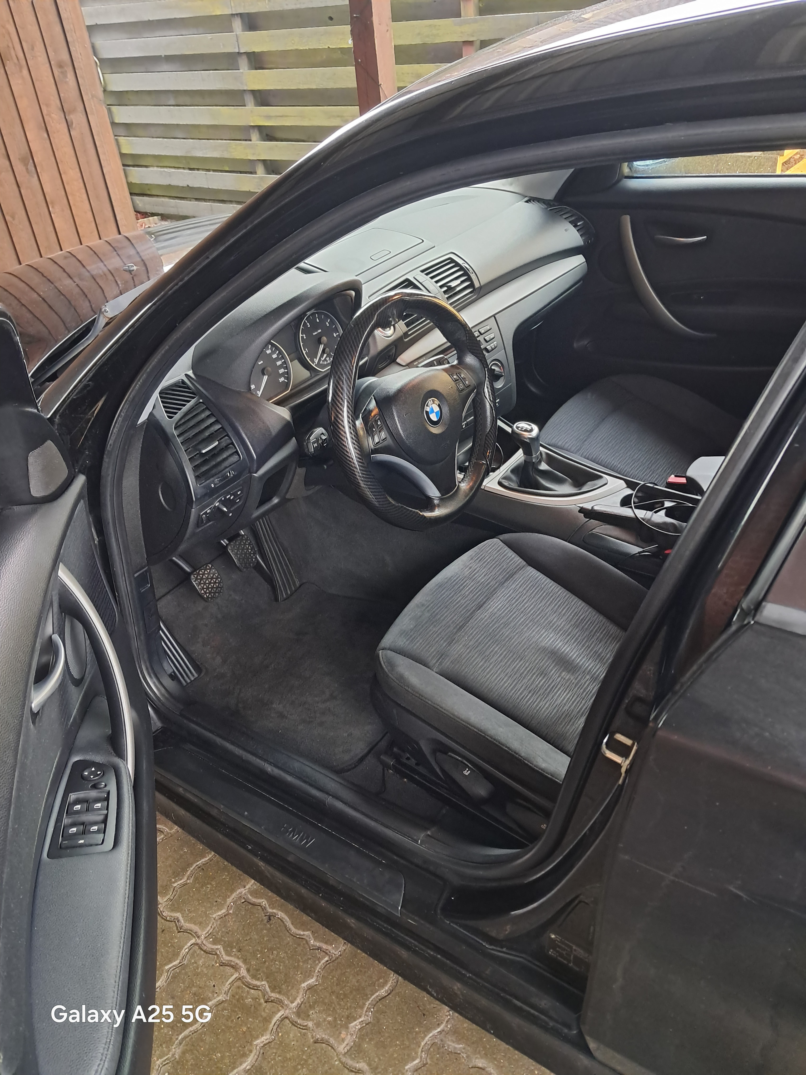 Sort BMW 116i fra 2007