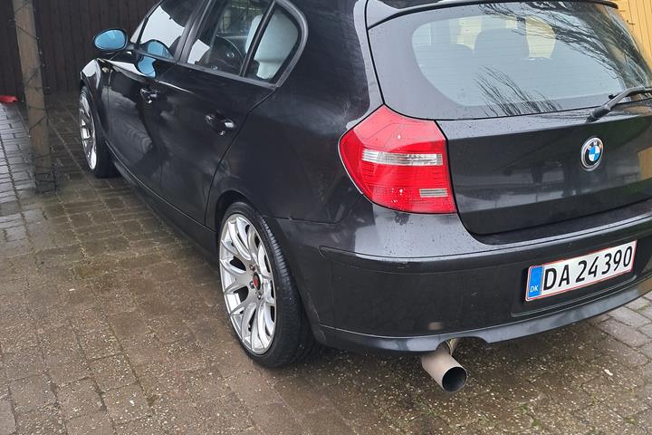 Sort BMW 116i fra 2007