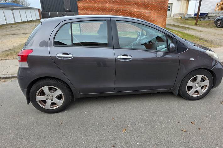 undefined Toyota Yaris fra 2011