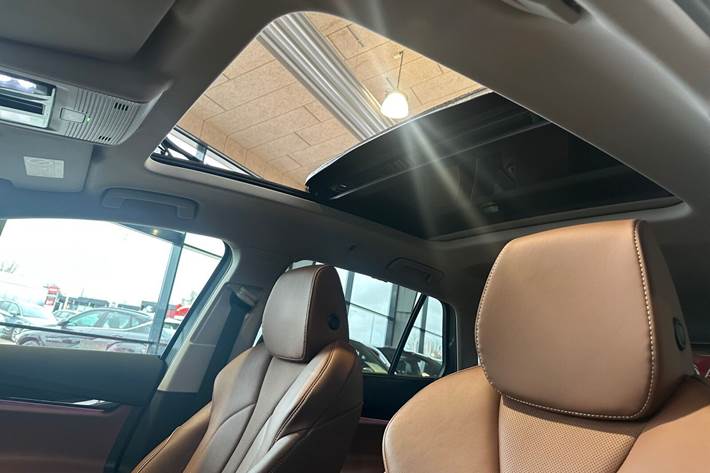 Grå Skoda Enyaq fra 2023