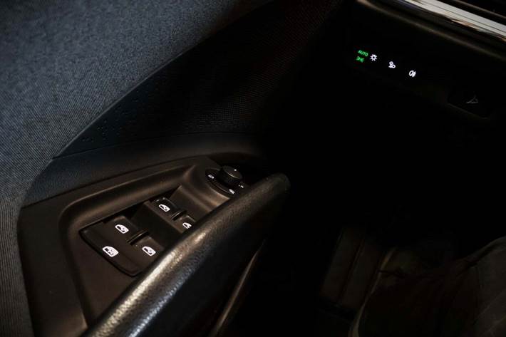 Hvid Skoda Enyaq fra 2022