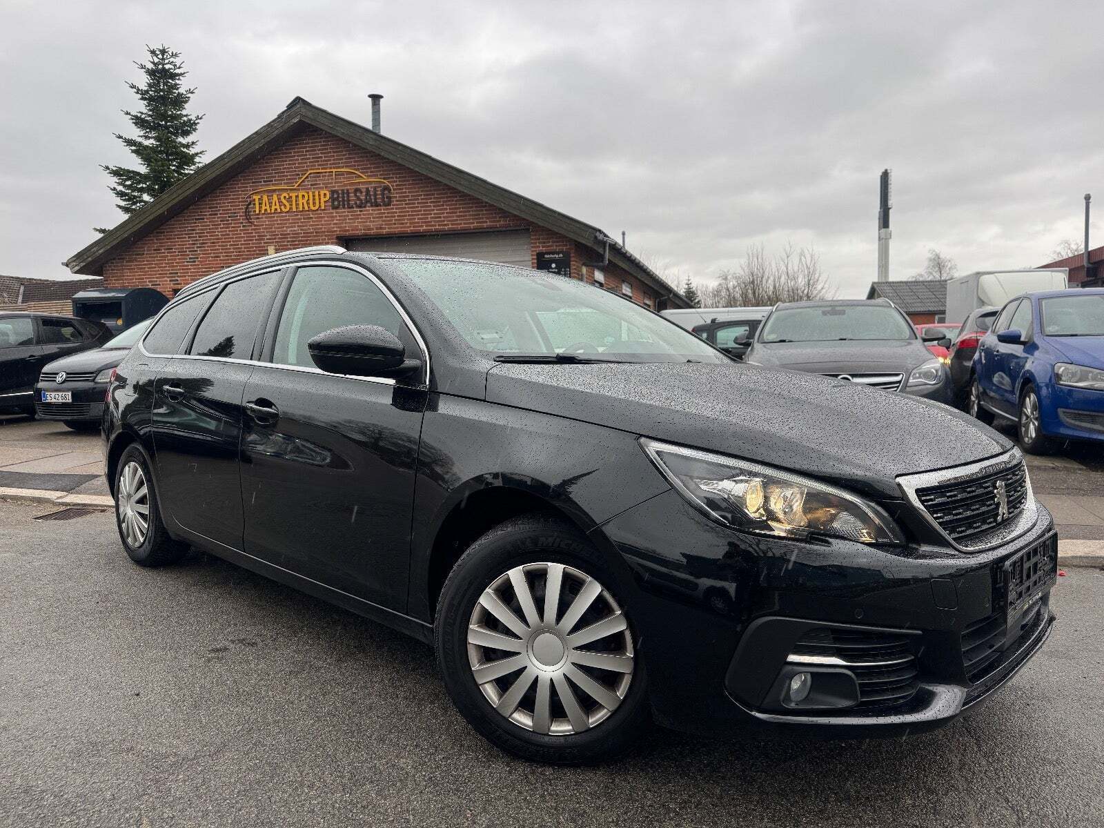 Peugeot 308 1,2 e-THP 130 Allure Sky SW