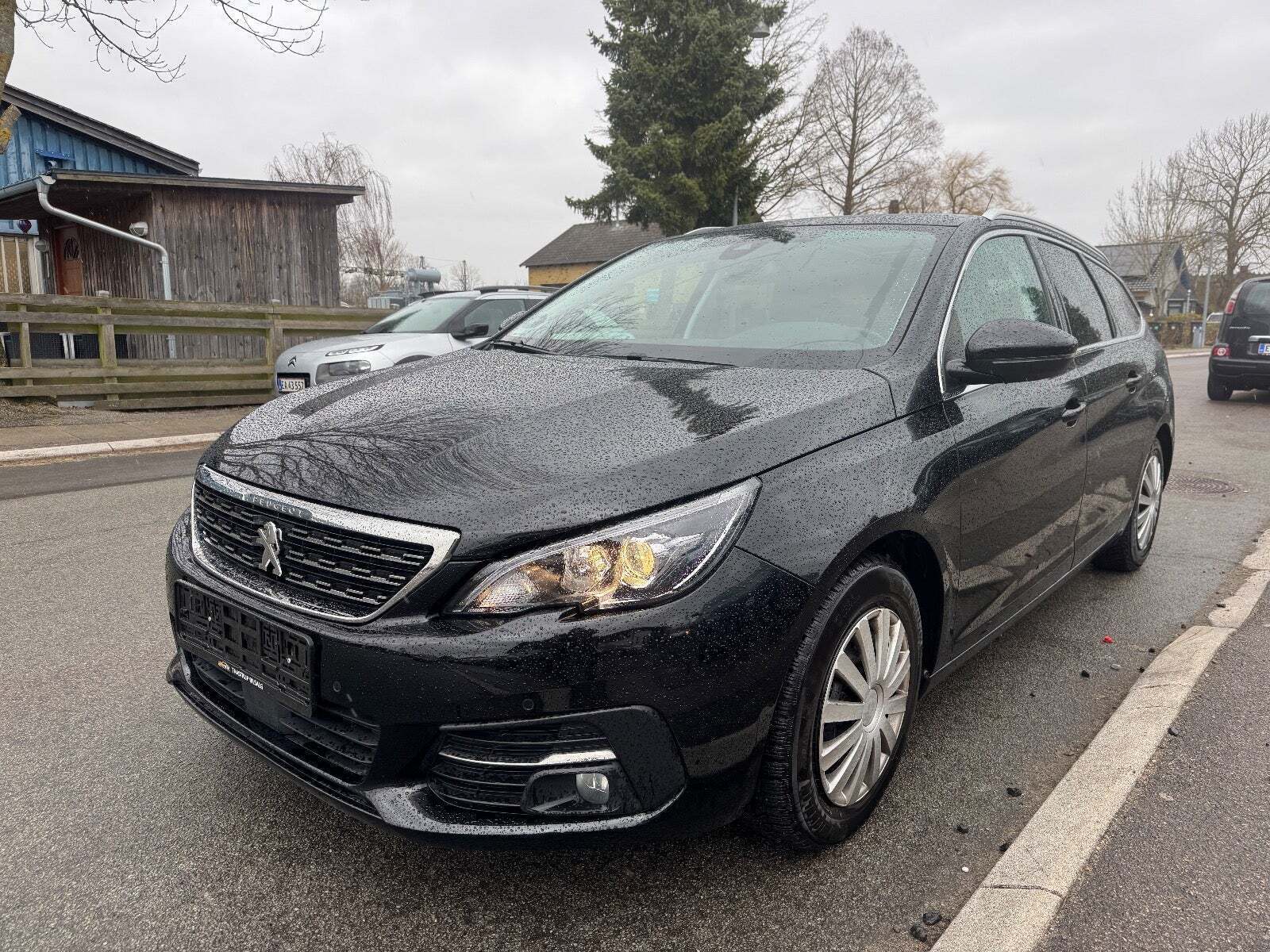 Peugeot 308 1,2 e-THP 130 Allure Sky SW