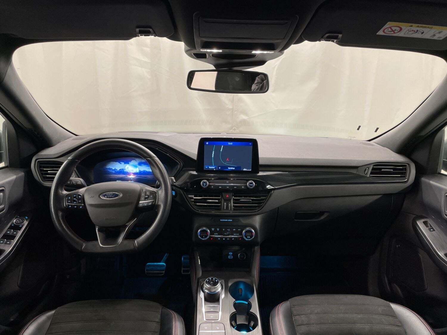 Grå Ford Kuga fra 2020