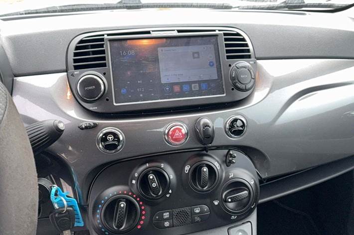 Grå Fiat 500C fra 2015