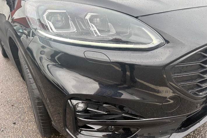 Sort Ford Kuga fra 2020