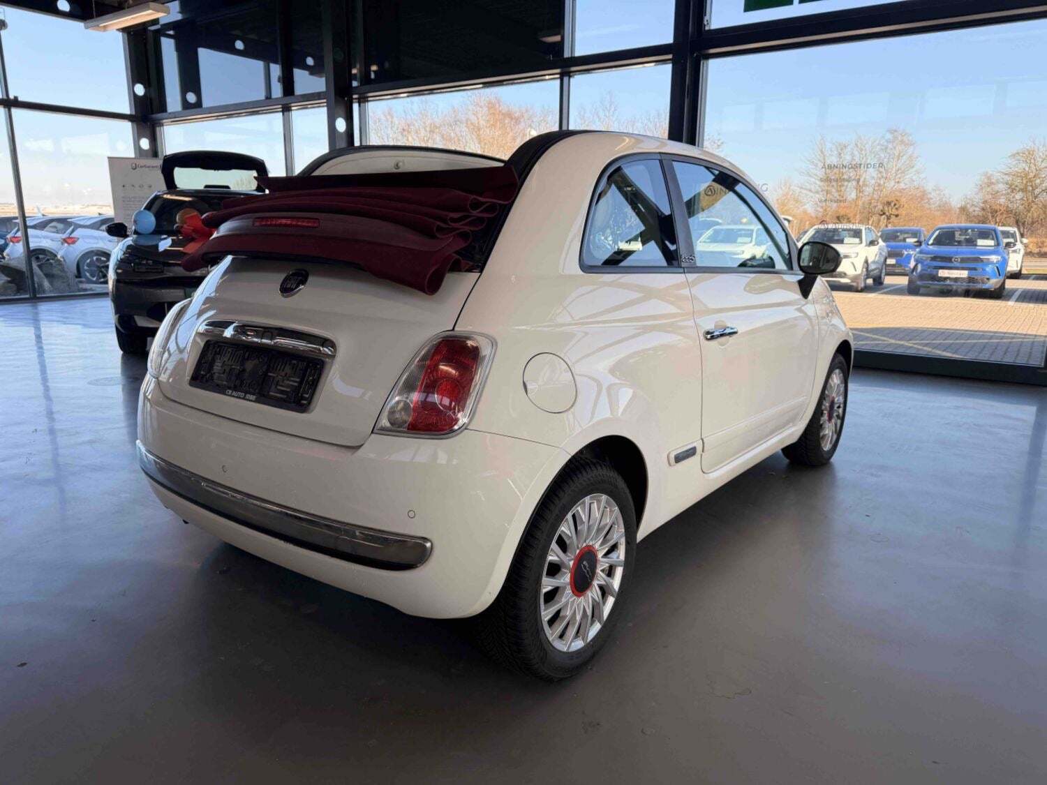 Hvid Fiat 500C fra 2013