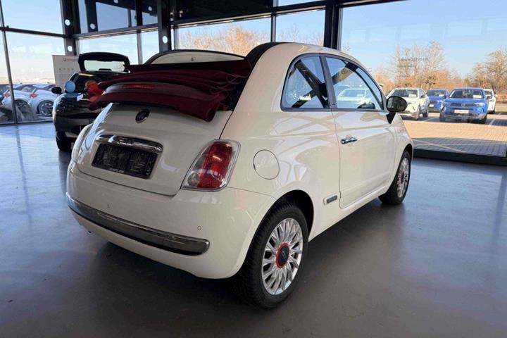 Hvid Fiat 500C fra 2013