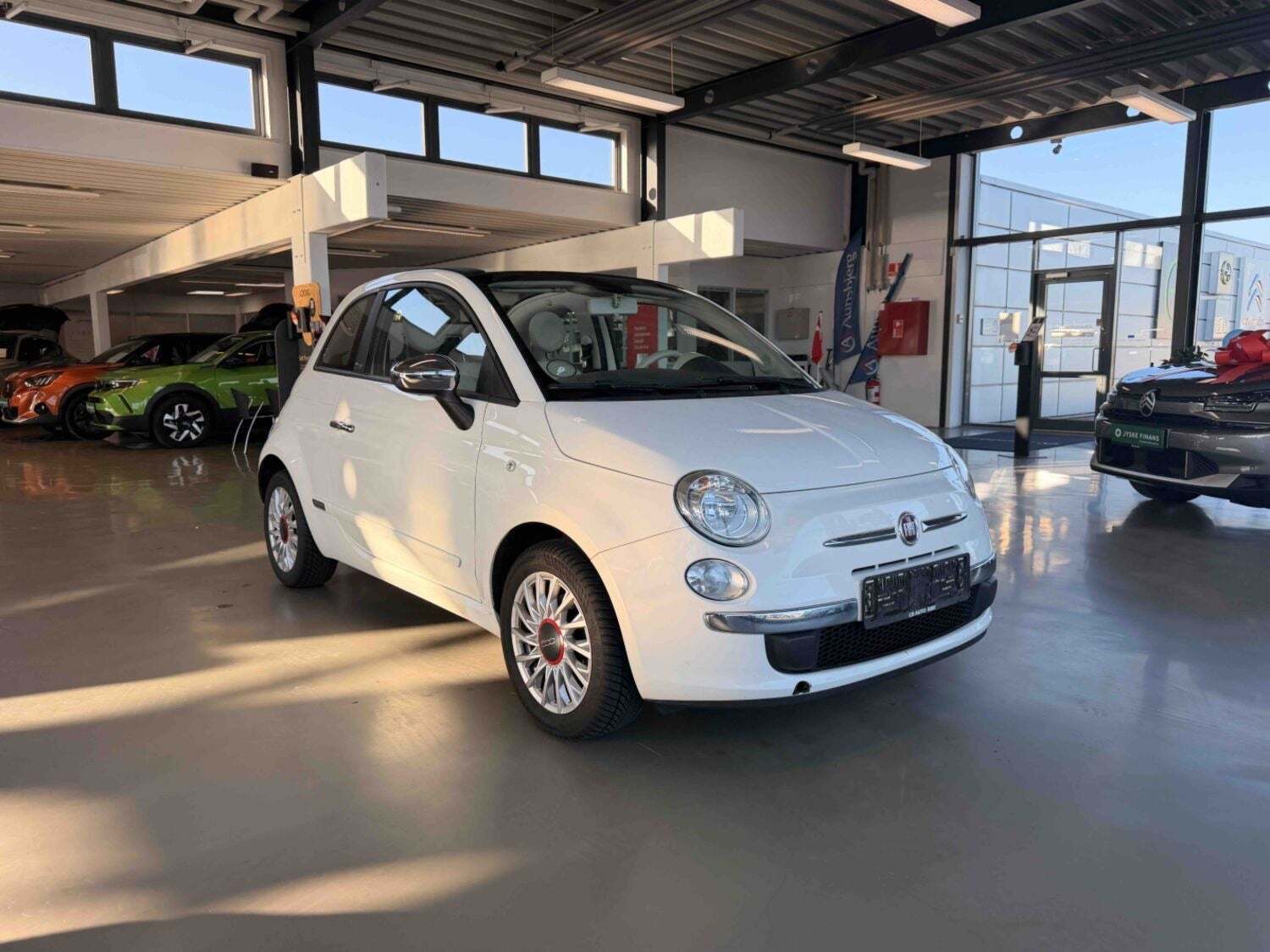 Hvid Fiat 500C fra 2013