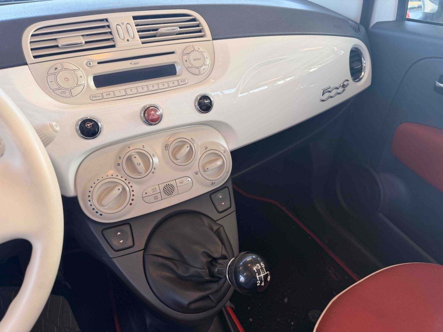 Hvid Fiat 500C fra 2013