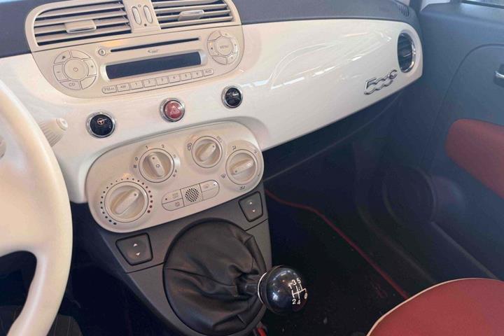 Hvid Fiat 500C fra 2013