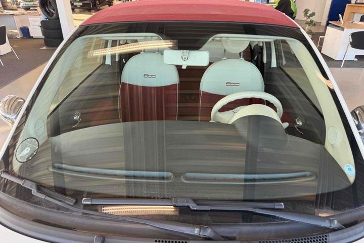 Hvid Fiat 500C fra 2013