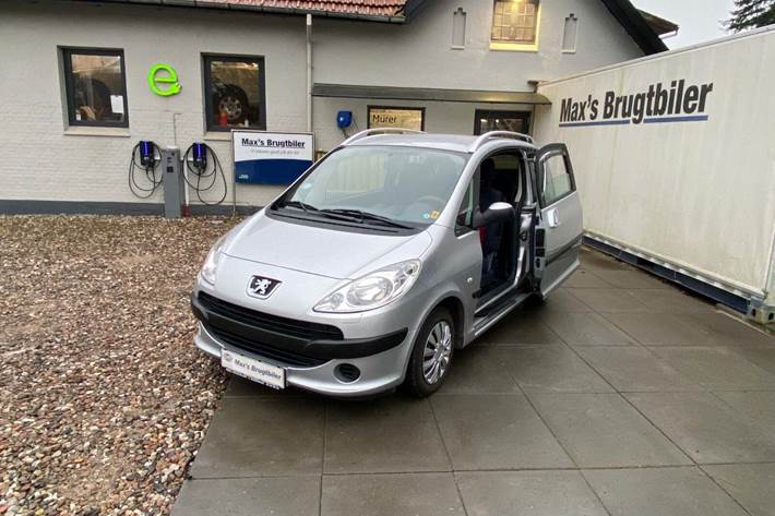 undefined Peugeot 1007 fra 2006 set udefra