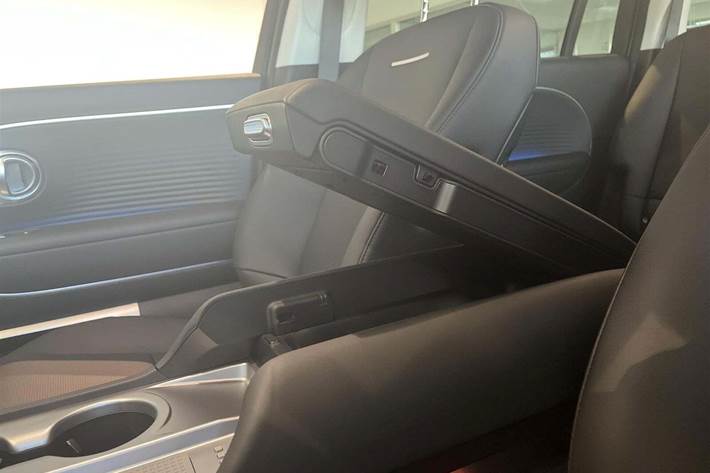 Blå Hyundai Ioniq 9 fra 2026