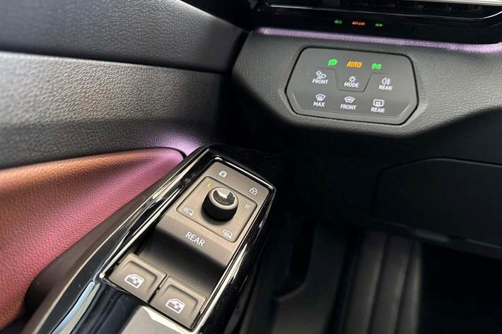 Hvid VW ID.4 fra 2025