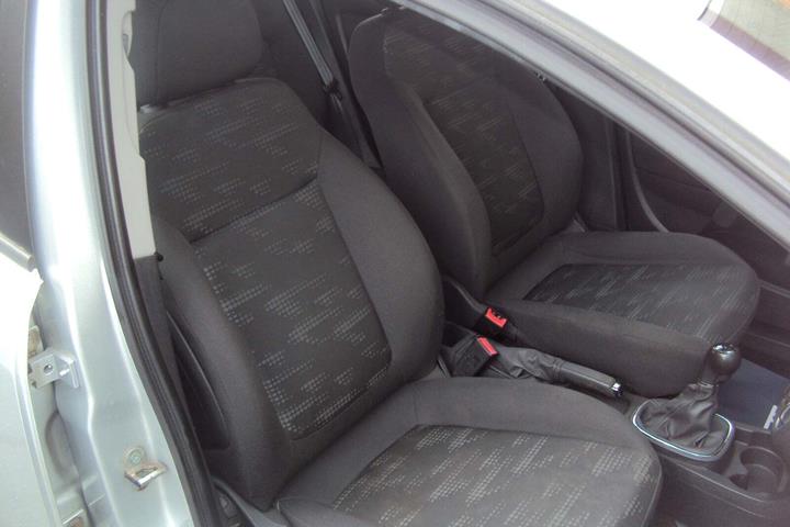 Sølv Opel Corsa fra 2015