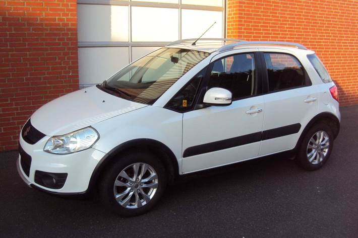 Hvid Suzuki SX4 fra 2015