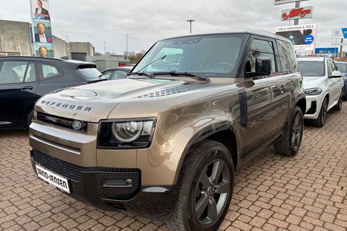 undefined Land Rover Defender 90 fra 2025