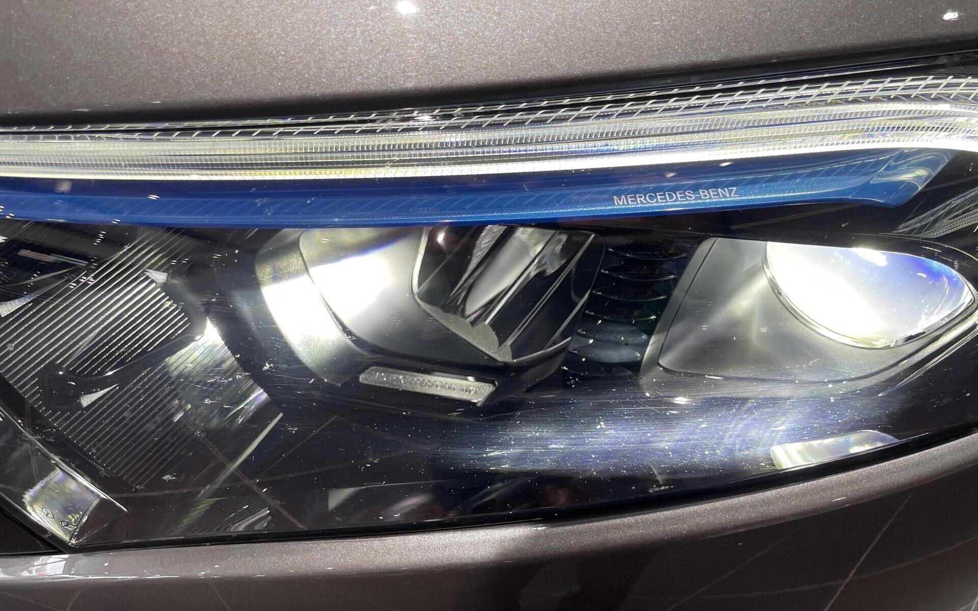 Grå Mercedes EQA 250+ fra 2022