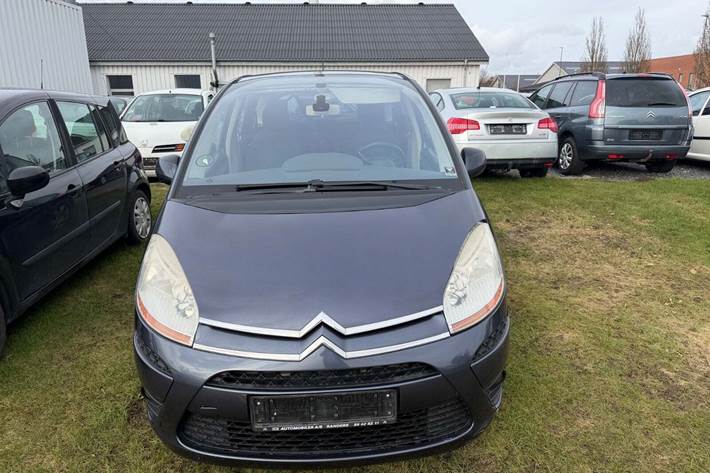 Grå Citroën C4 Picasso fra 2008 set udefra