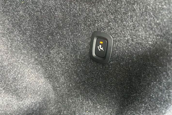 Grøn Volvo XC40 fra 2023