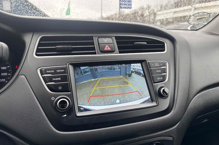 Hvid Hyundai i20 fra 2019