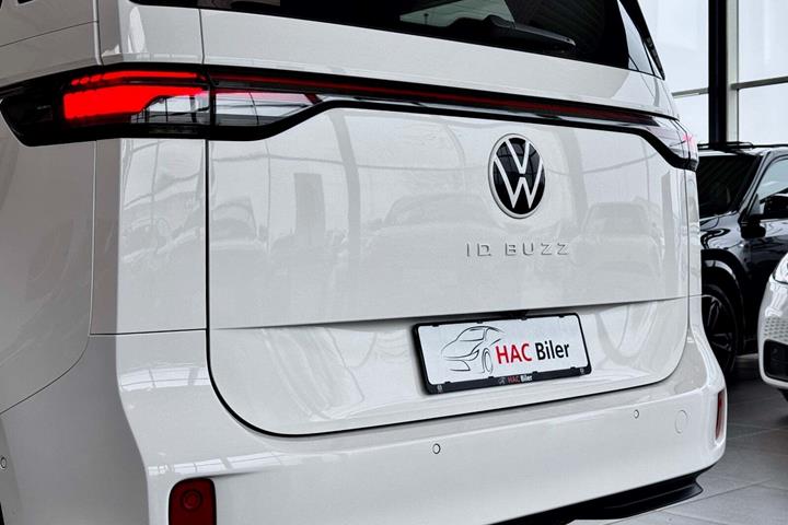 Hvid VW ID.Buzz fra 2024