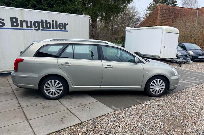 undefined Toyota Avensis fra 2005