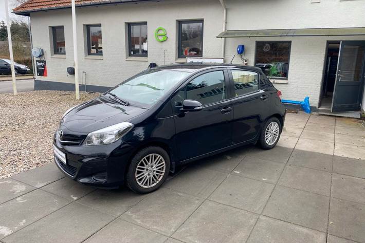 undefined Toyota Yaris fra 2011