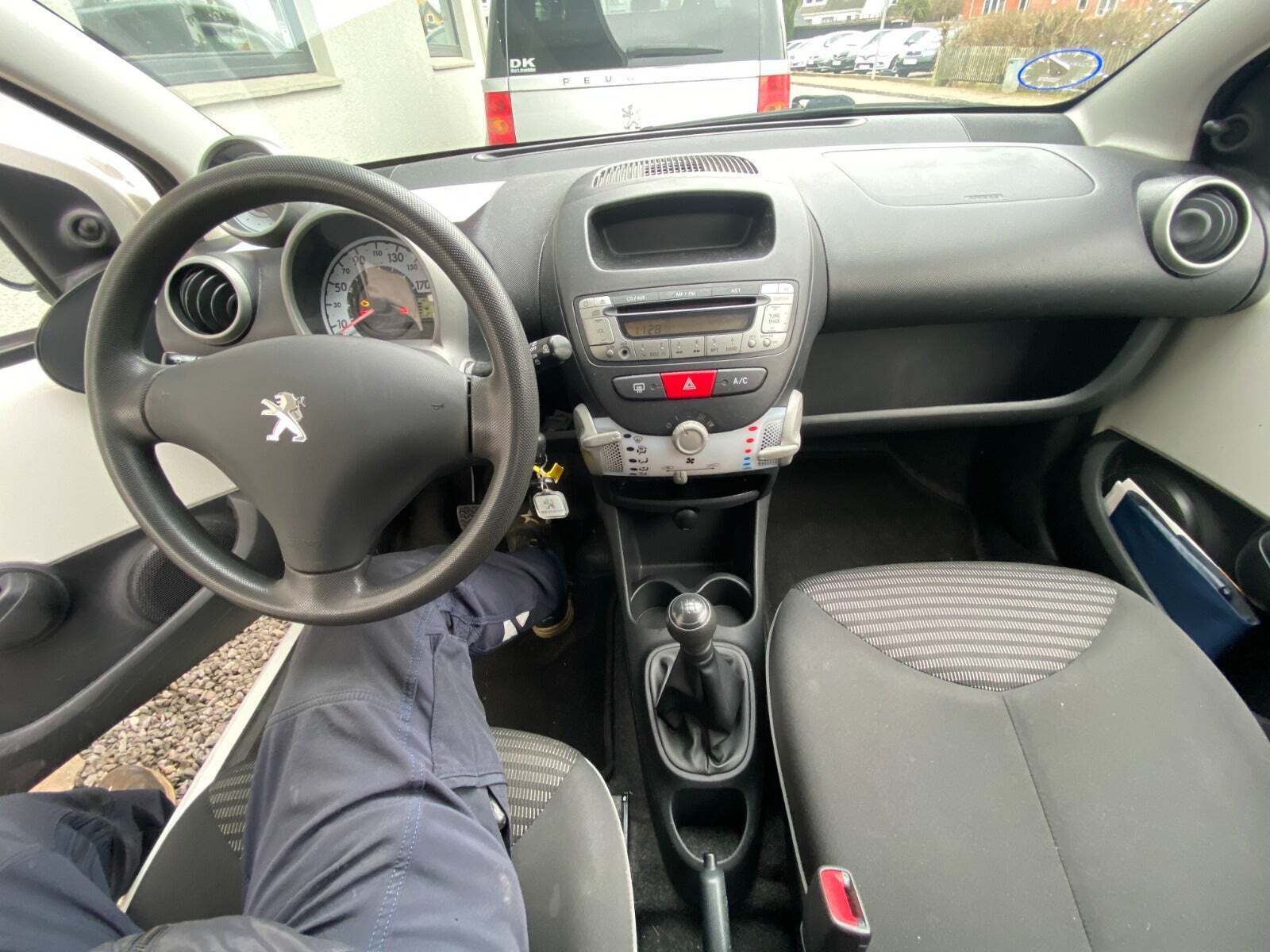 Peugeot 107 1,0 White