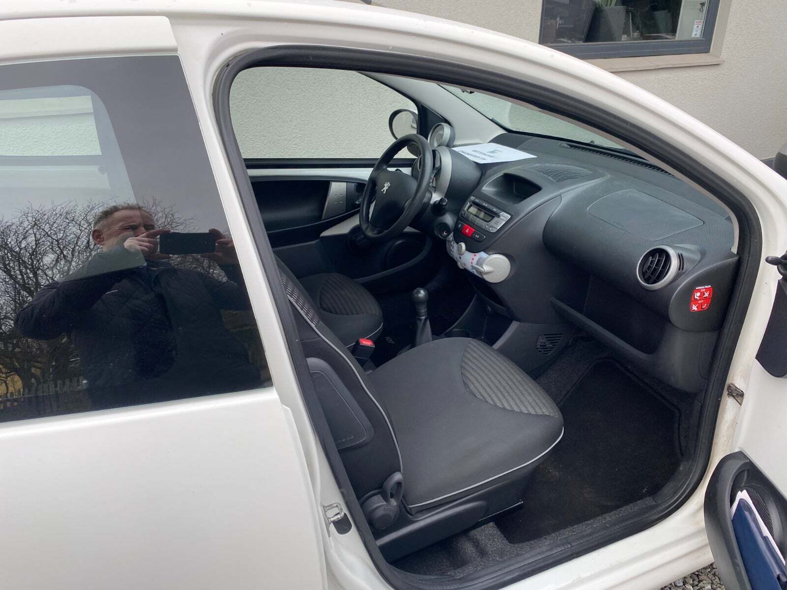 Peugeot 107 1,0 White