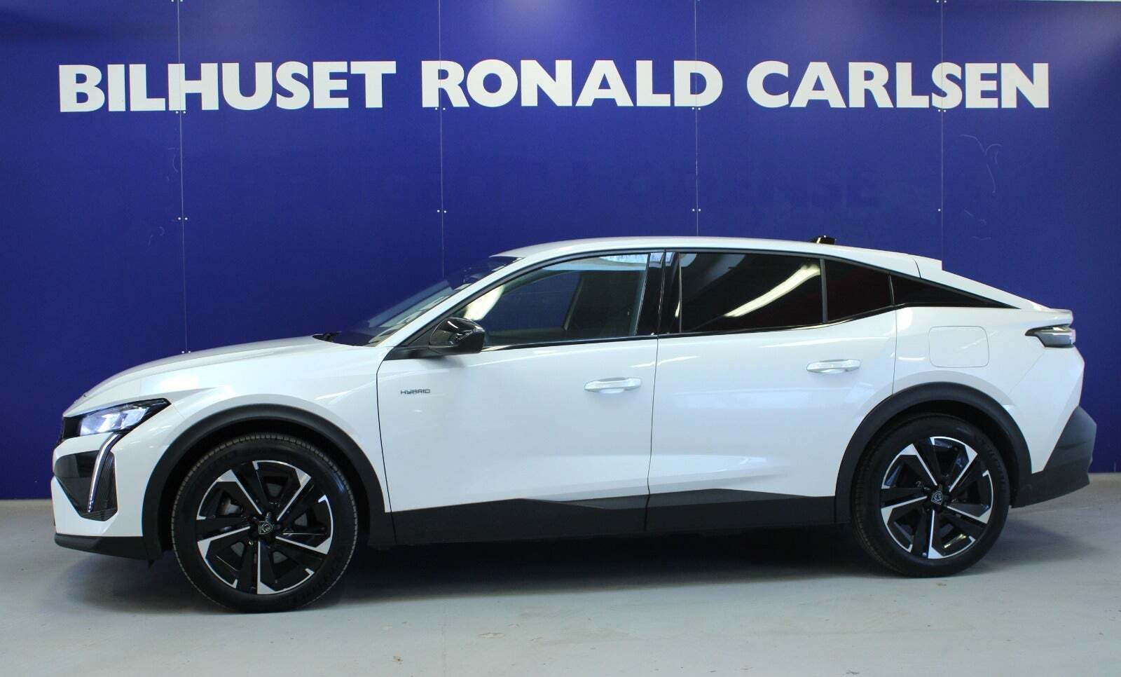 Peugeot 408 1,6 Hybrid Allure Pack EAT8