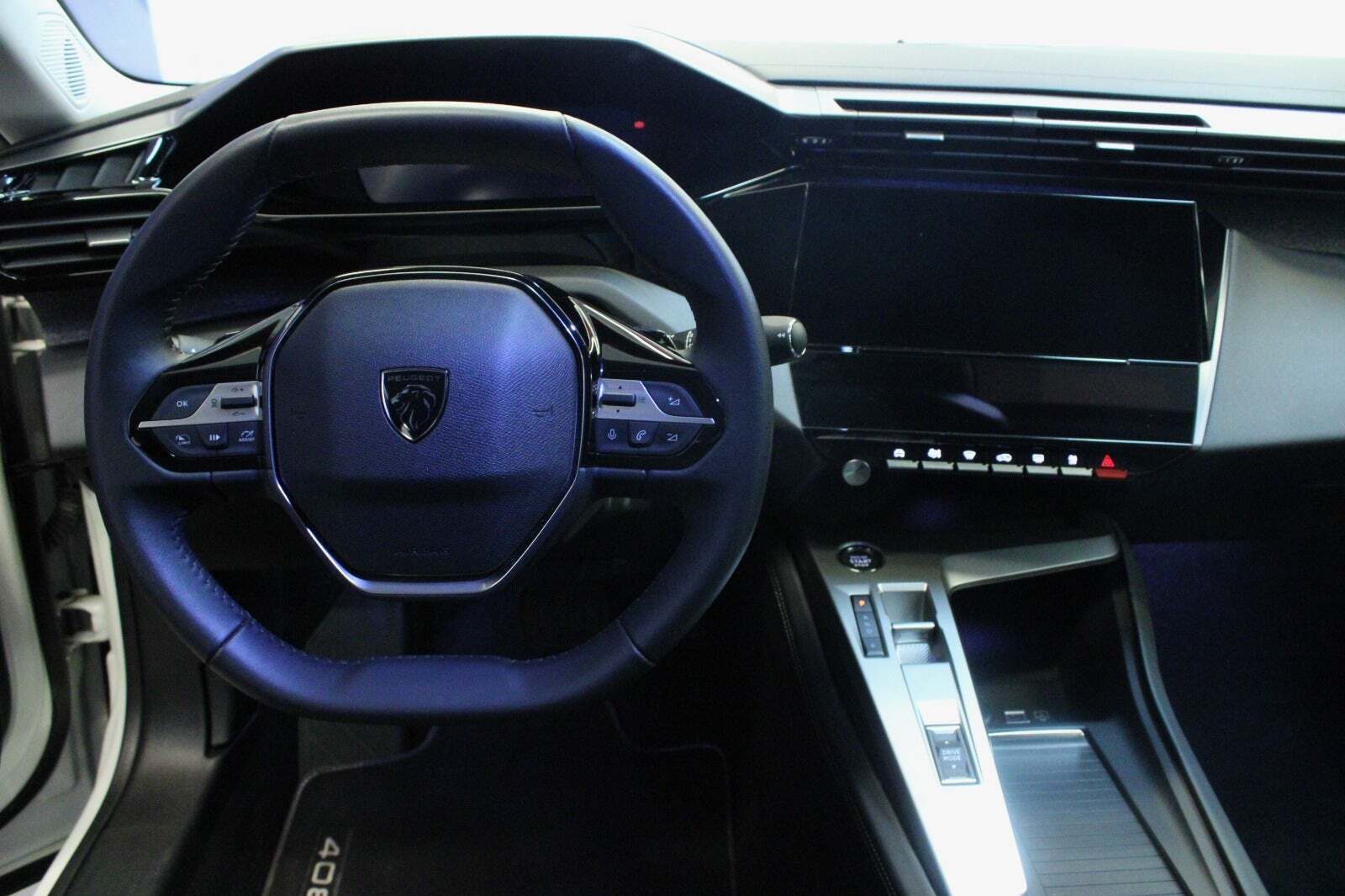 Peugeot 408 1,6 Hybrid Allure Pack EAT8