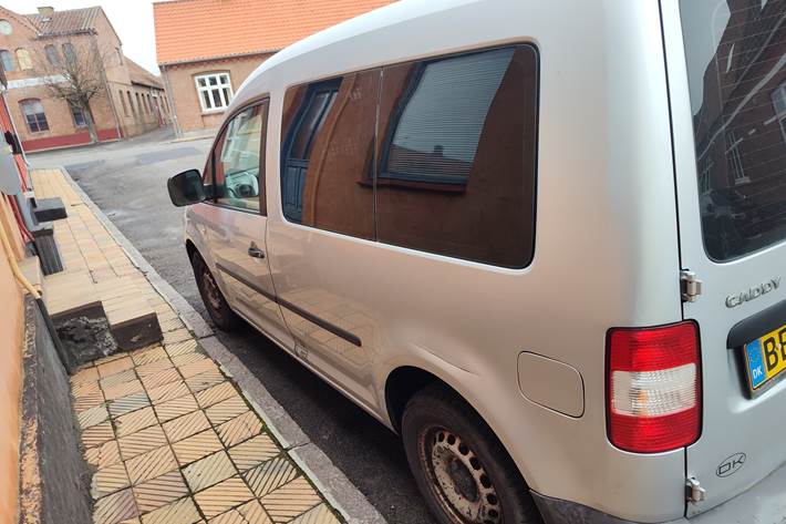Sølv VW Caddy fra 2008