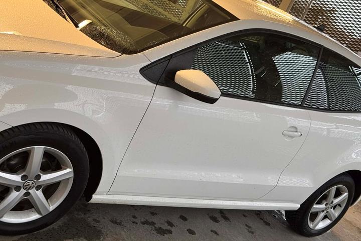 Hvid VW Polo fra 2011