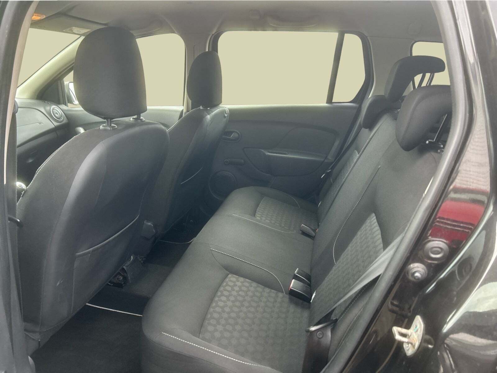 Sort Dacia Logan fra 2014