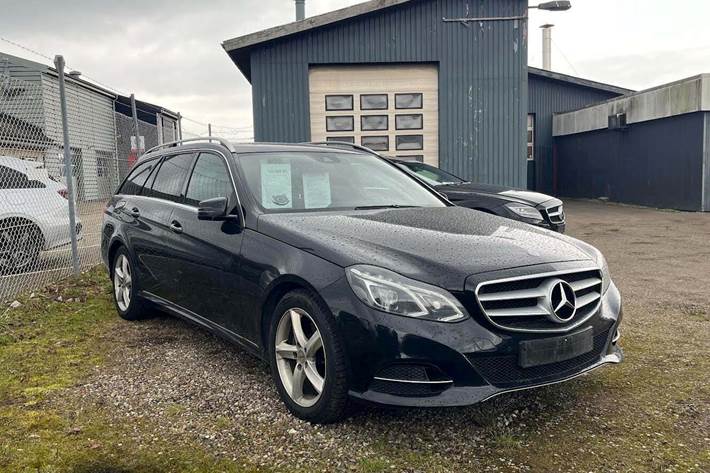 Sort Mercedes E350 fra 2014