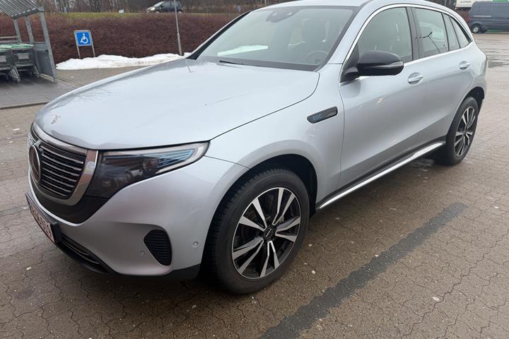 Grå Mercedes EQC fra 2020