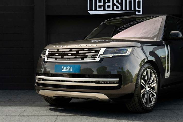 Grå Land Rover Range Rover fra 2023