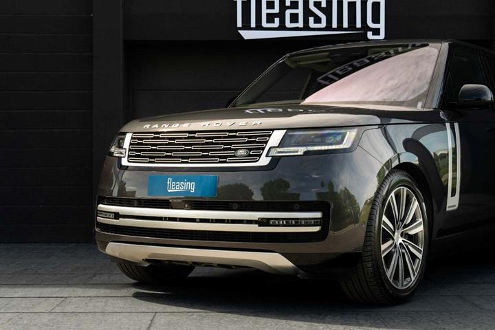 Grå Land Rover Range Rover fra 2023