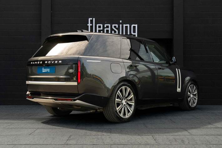 Grå Land Rover Range Rover fra 2023