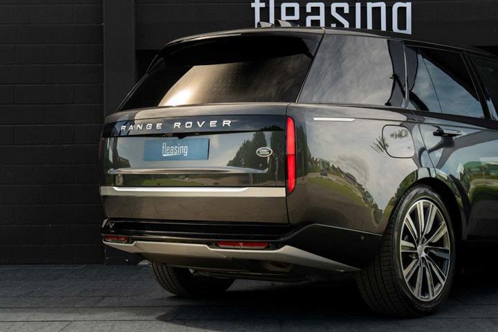 Grå Land Rover Range Rover fra 2023