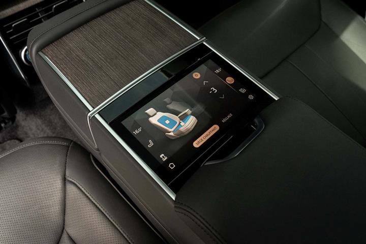 Grå Land Rover Range Rover fra 2023